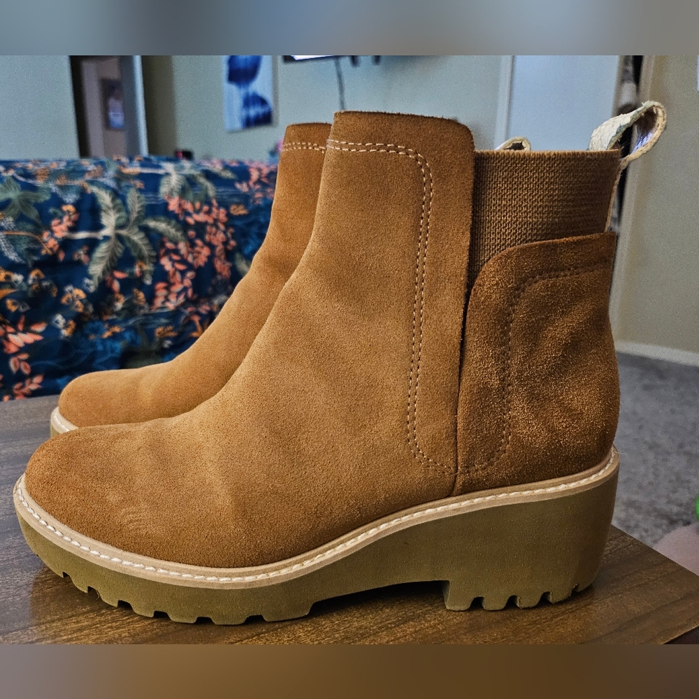Dolce Vita Huey H20 Women's Tan Ankle Bootie Size 8